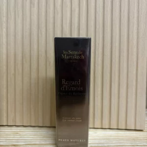 Regard d'émois contour des yeux