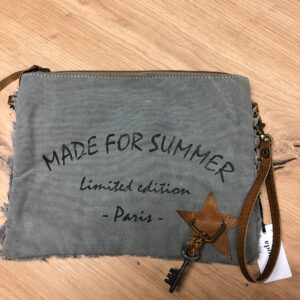 Pochette Made For Summer grise